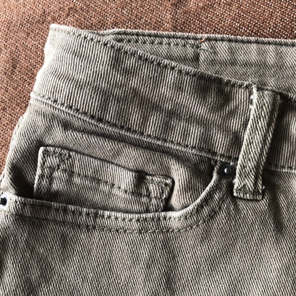 BDG olive green denim short - Picture 5 of 9